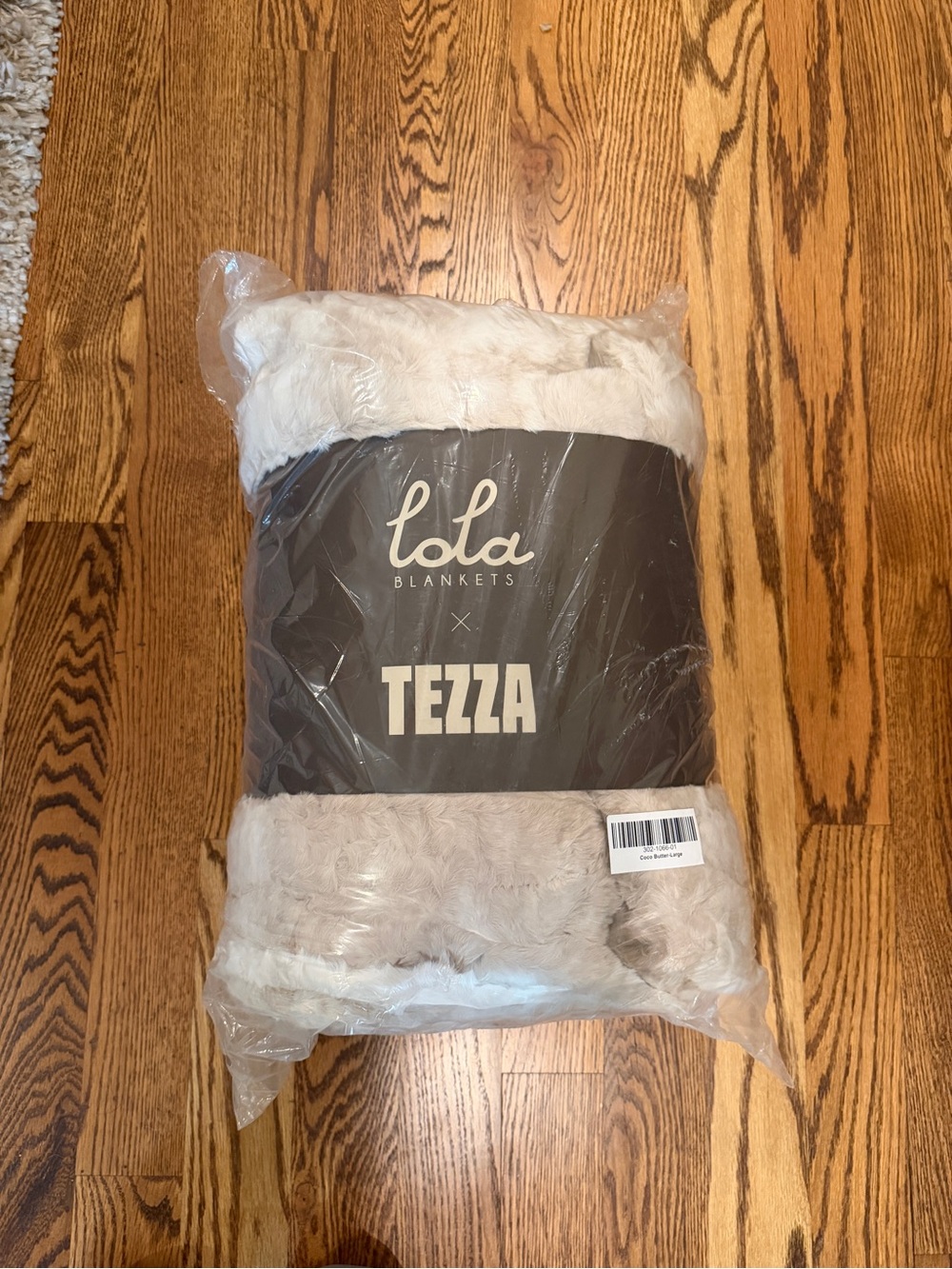 Lola Blankets x TEZZA in Coco Butter (NWT) - Picture 7 of 11